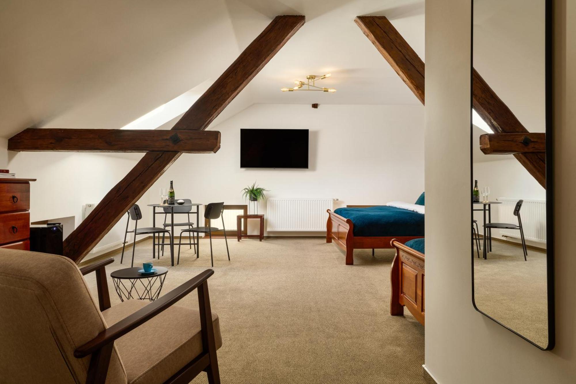 Latran House 71 By Kh Hotel เชสกี้ครุมลอฟ ภายนอก รูปภาพ